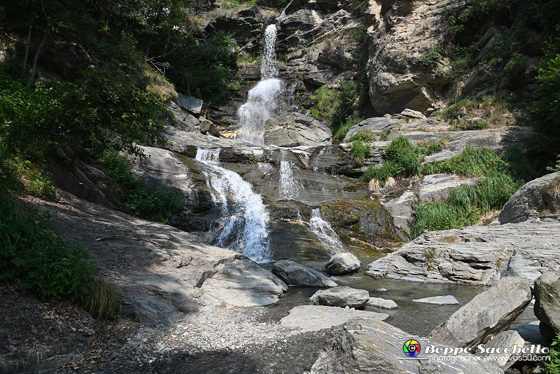 VBS_2913 - Novalesa - Abbazia. Parrocchia. Cascata del Rio Bard.jpg